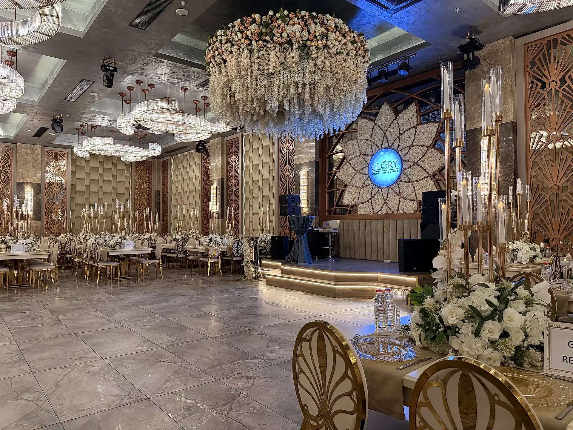 Glory De Luxe Wedding Venue salon — büyük davet panorama