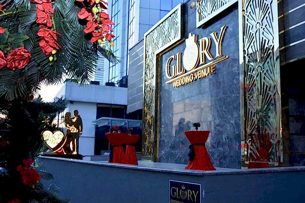 Glory Premium Wedding Venue dış cephe — tabela ve mekan girişi (Ataşehir, İstanbul)
